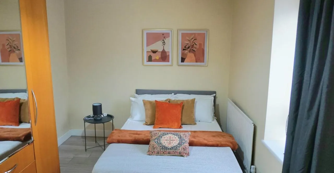 Stylish Apartment In London, E14 0*, London
