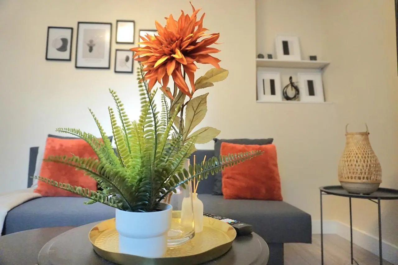 Stylish Apartment In London, E14