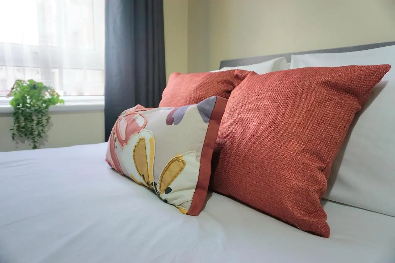 Stylish Apartment In London, E14 0*, London