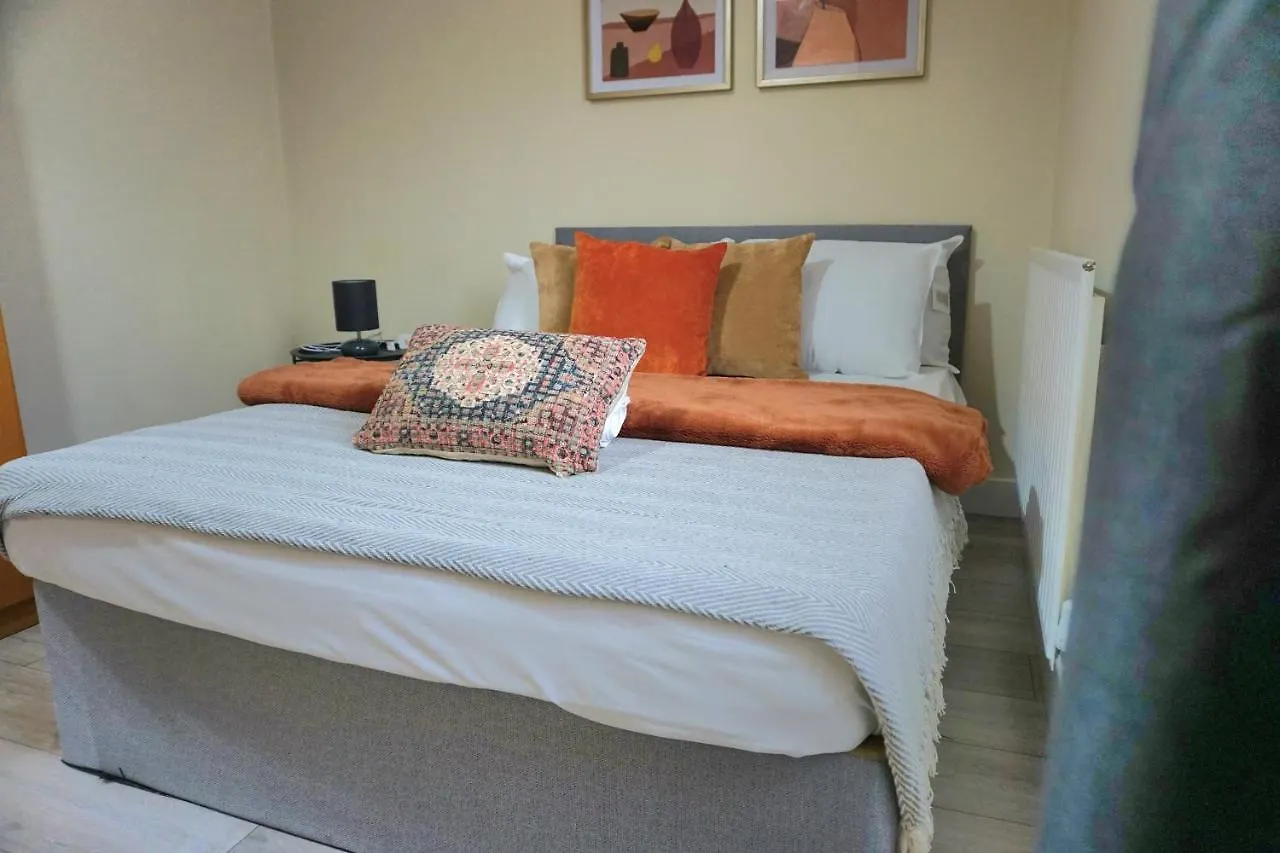 Stylish Apartment In London, E14 London