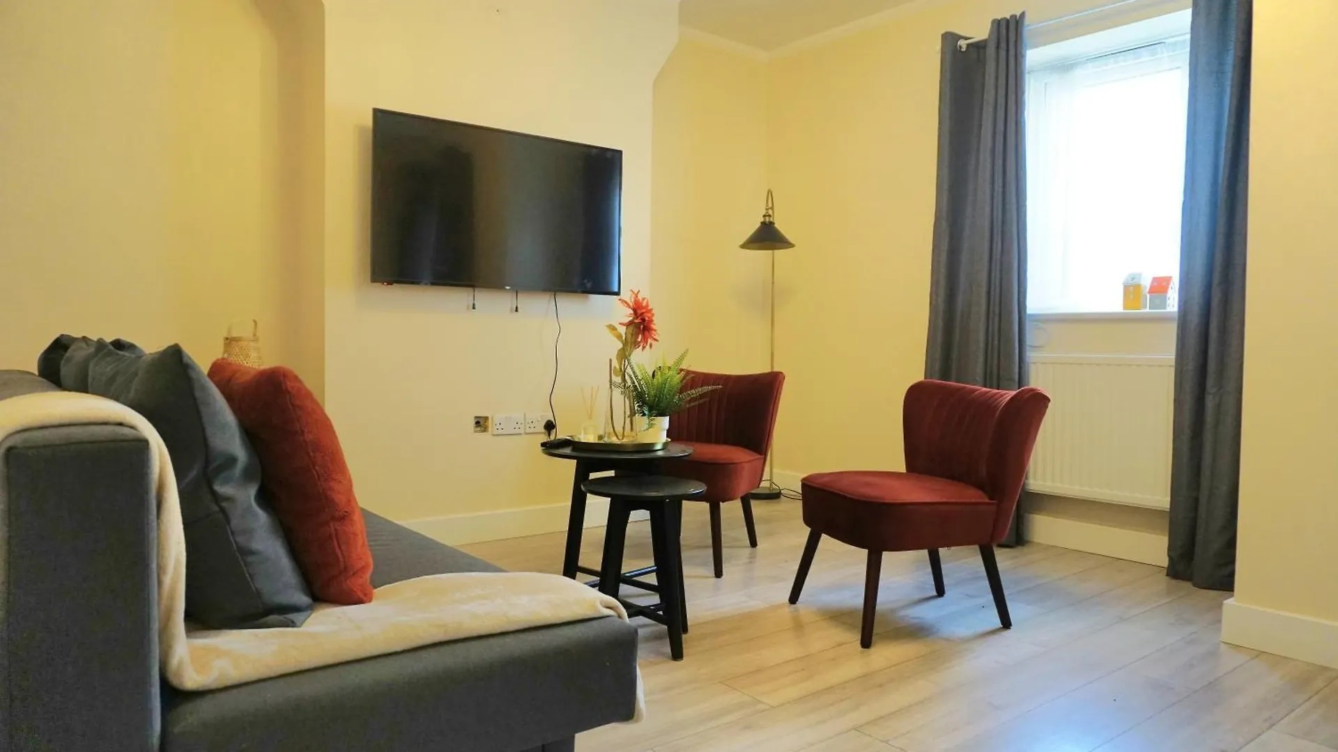 Stylish Apartment In London, E14  London